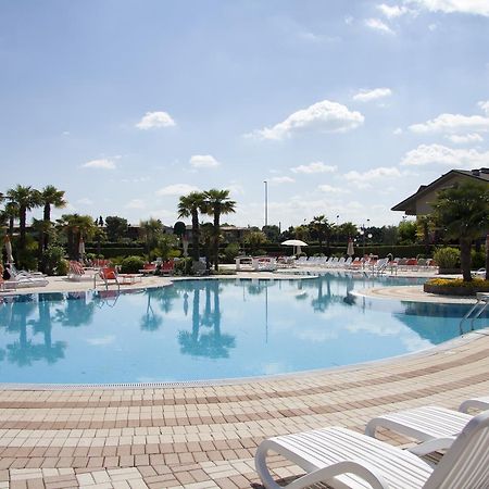 Lauri & Faggi Aparthotel Desenzano del Garda Ngoại thất bức ảnh