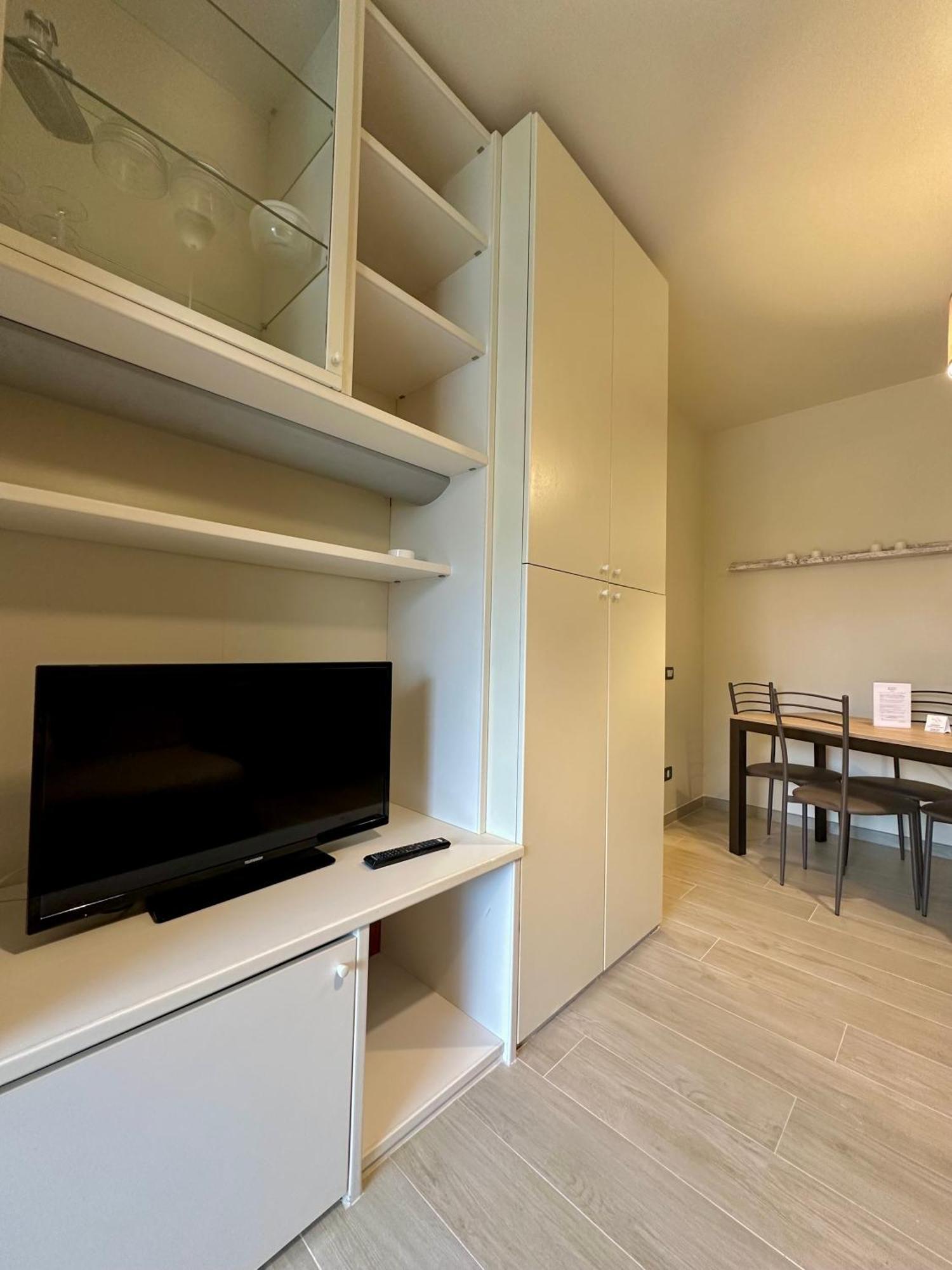 Lauri & Faggi Aparthotel Desenzano del Garda Ngoại thất bức ảnh
