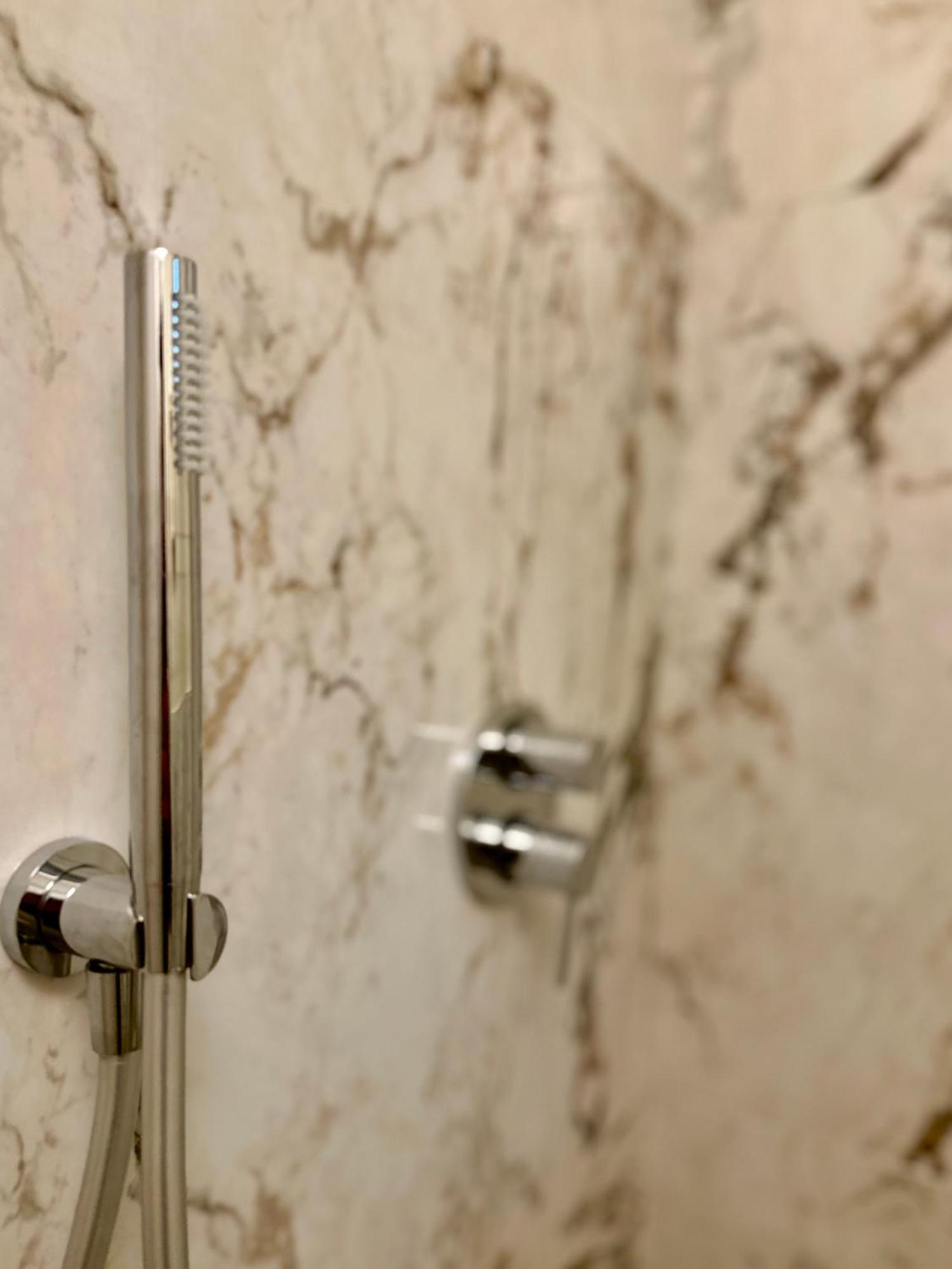Lauri & Faggi Aparthotel Desenzano del Garda Ngoại thất bức ảnh