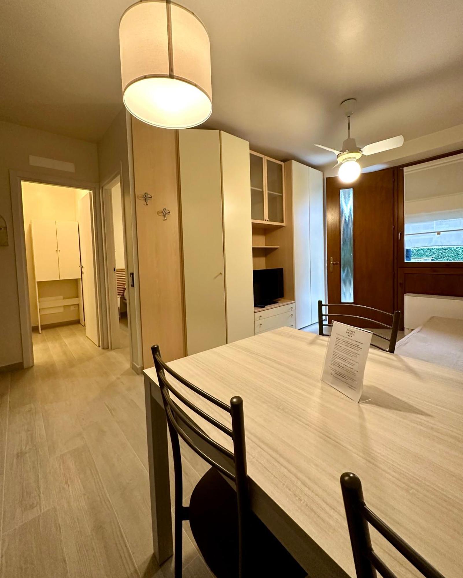 Lauri & Faggi Aparthotel Desenzano del Garda Ngoại thất bức ảnh