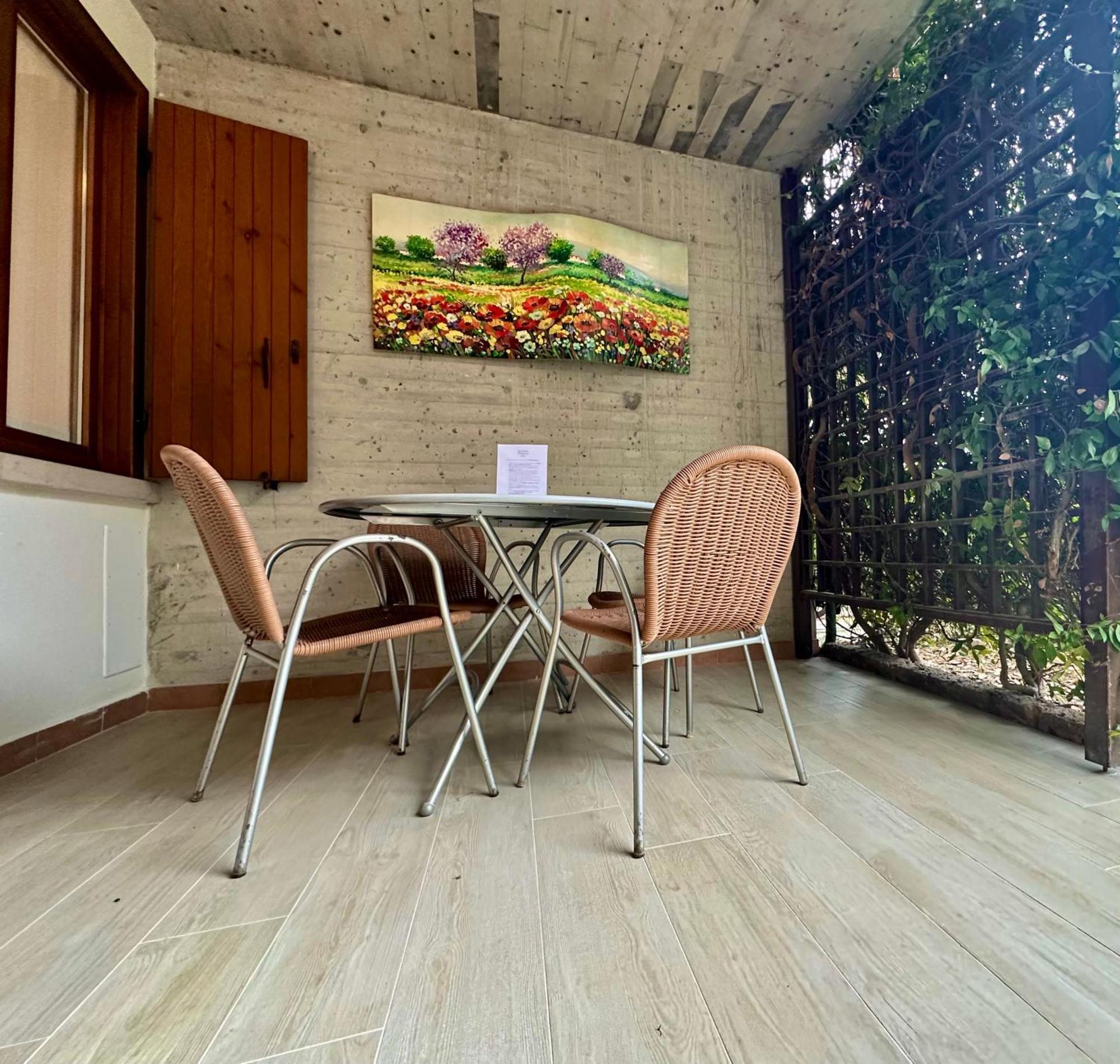 Lauri & Faggi Aparthotel Desenzano del Garda Ngoại thất bức ảnh