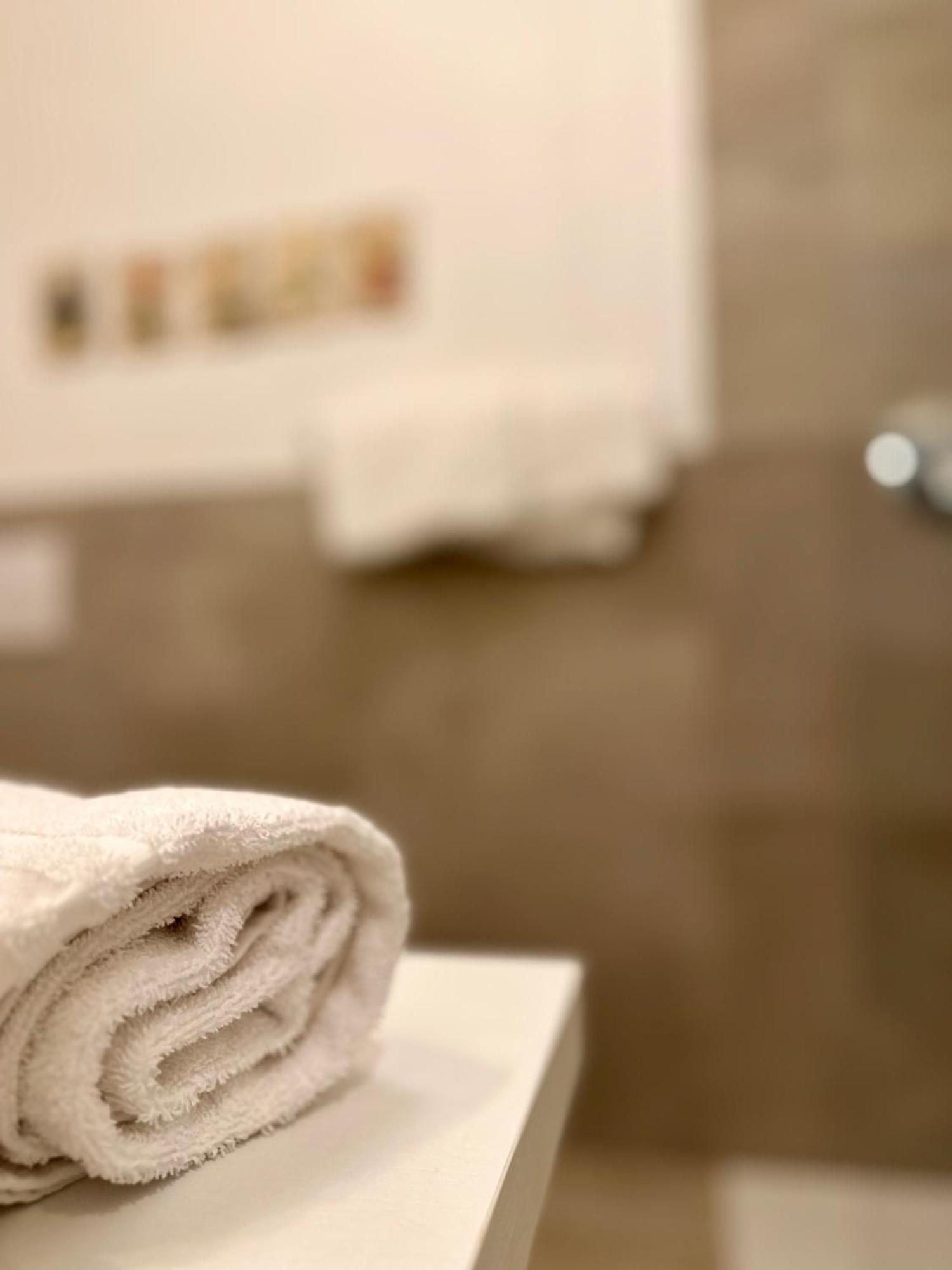 Lauri & Faggi Aparthotel Desenzano del Garda Ngoại thất bức ảnh