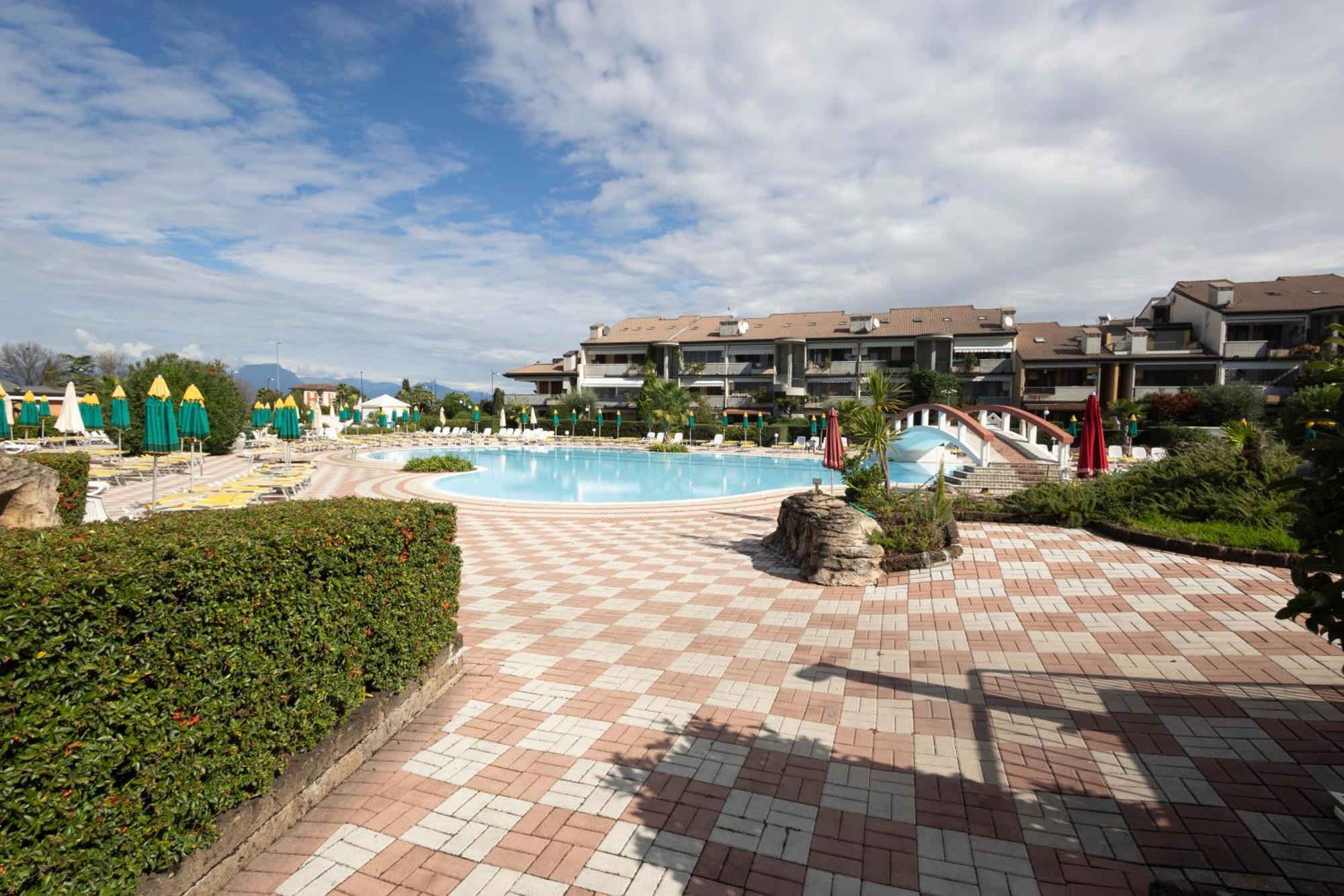 Lauri & Faggi Aparthotel Desenzano del Garda Ngoại thất bức ảnh