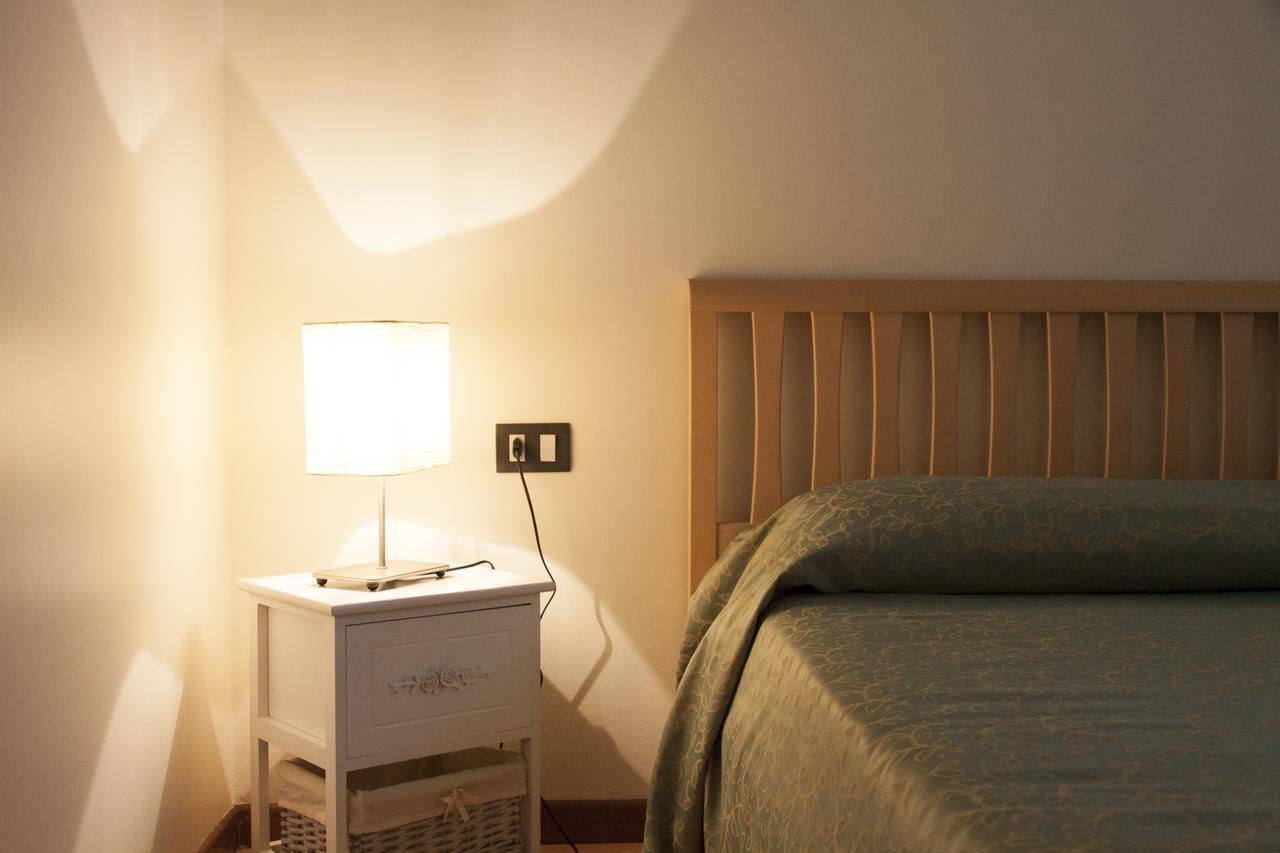 Lauri & Faggi Aparthotel Desenzano del Garda Ngoại thất bức ảnh