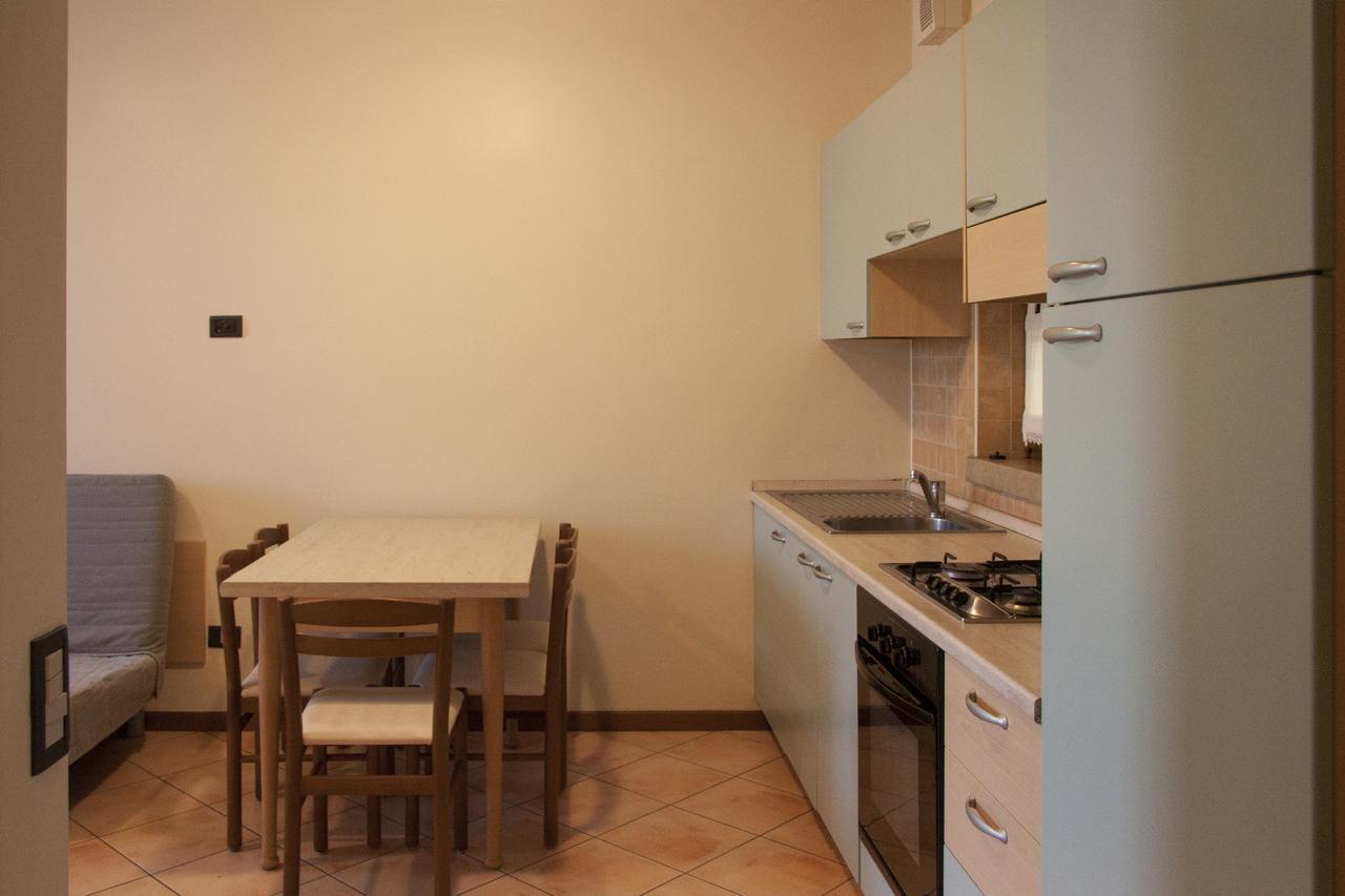 Lauri & Faggi Aparthotel Desenzano del Garda Ngoại thất bức ảnh