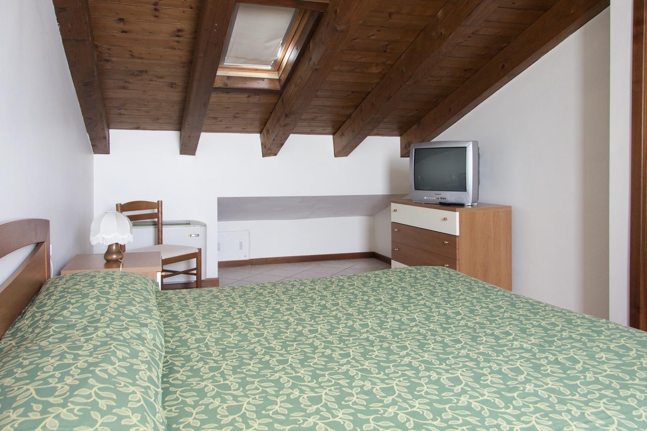 Lauri & Faggi Aparthotel Desenzano del Garda Ngoại thất bức ảnh